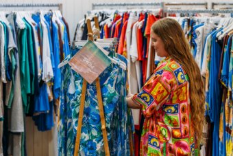 Discover clothing, jewellery and fashion accessories