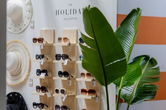Discover clothing, jewellery and fashion accessories